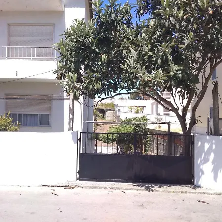 Casa Da Charneca Da Caparica * Charneca (Setubal)